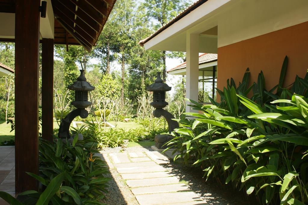 The Windflower Resort & Spa, Vythiri Vajanad Kültér fotó
